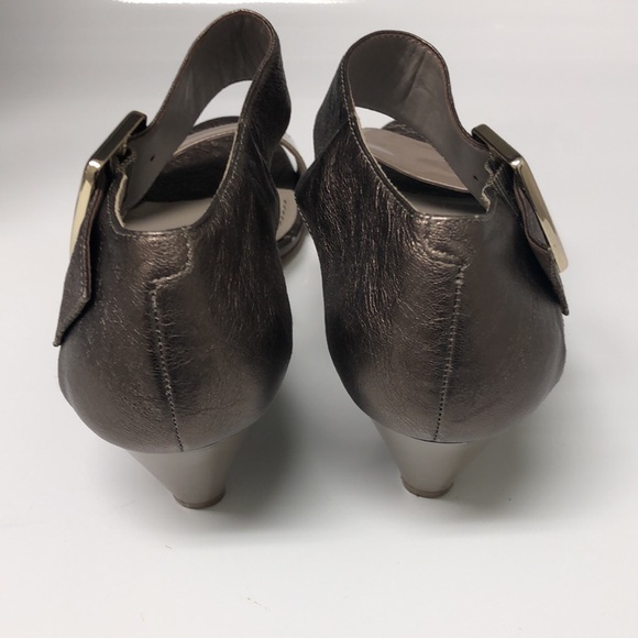 Nine West Size 7.5 Wedge Excellent Condition - Picture 3 of 4